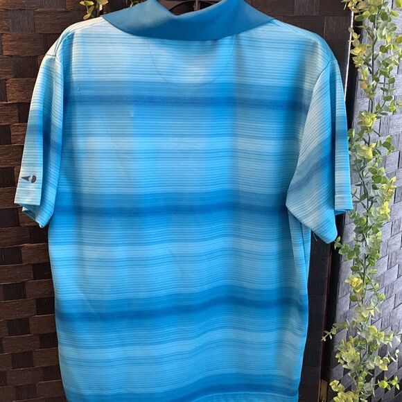 Grand Slam Size Medium airflow short sleeve blue stripe golf polo. - Picture 2 of 9
